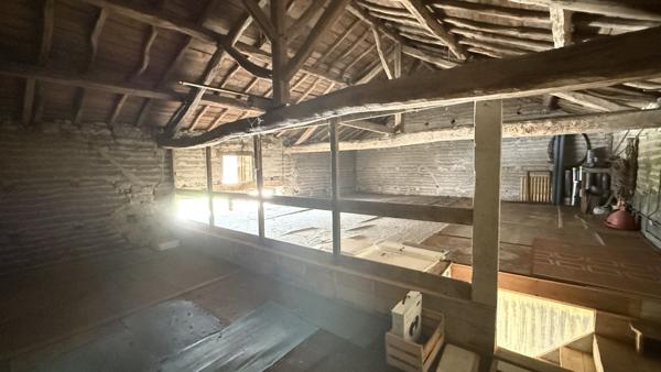 Bas-et-Lezat (63310) Viager occupé Monsieur 86 ans et Dame 85 ans - Maison plain-pied avec dépendance et terrain