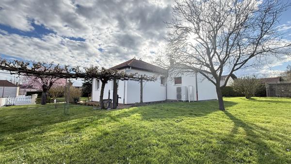 Bas-et-Lezat (63310) Viager occupé Monsieur 86 ans et Dame 85 ans - Maison plain-pied avec dépendance et terrain