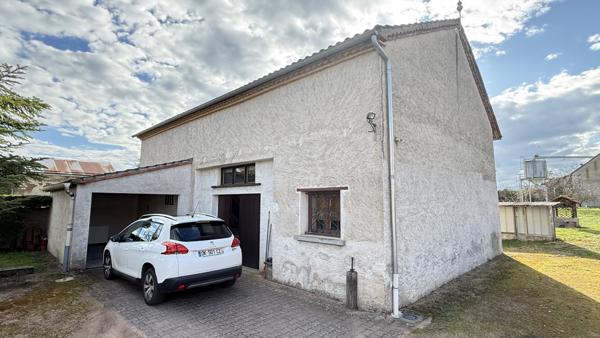 Bas-et-Lezat (63310) Viager occupé Monsieur 86 ans et Dame 85 ans - Maison plain-pied avec dépendance et terrain