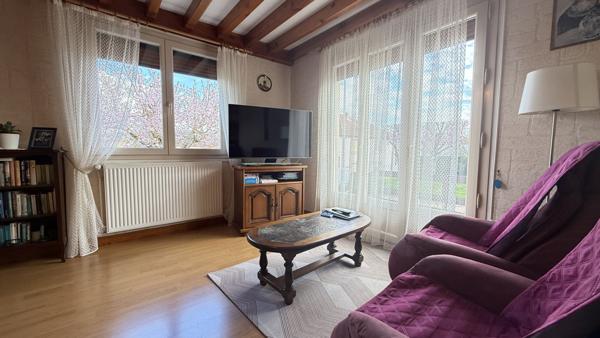 Bas-et-Lezat (63310) Viager occupé Monsieur 86 ans et Dame 85 ans - Maison plain-pied avec dépendance et terrain