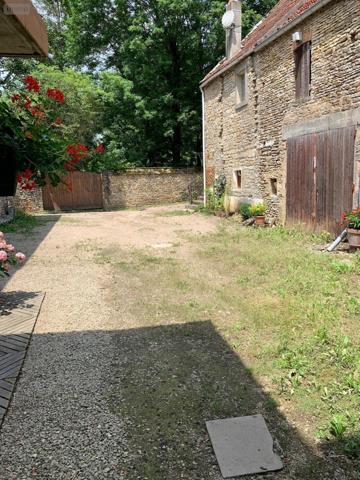 Maison de ville à vendre à Saint-Père dans l'Yonne (89450), ref :