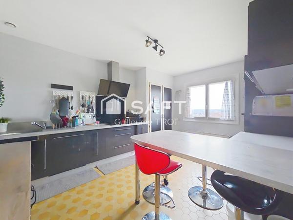 Maison familiale avec terrasse et grand jardin