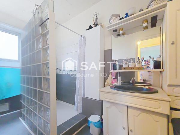 Maison familiale avec terrasse et grand jardin