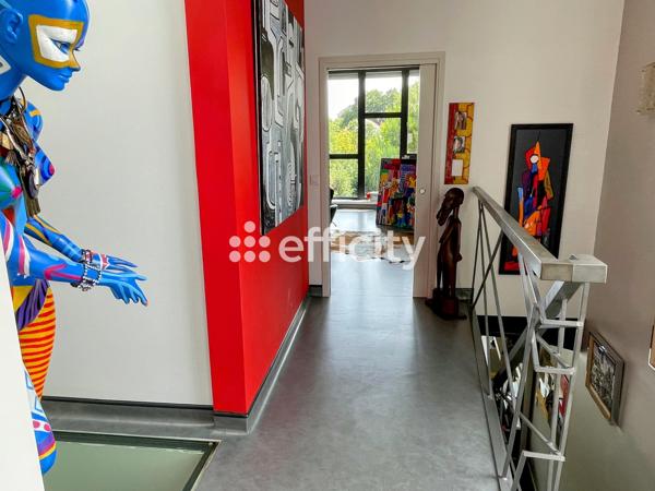 Maison
         4 pièces
        - 145 m² 880 000 € *