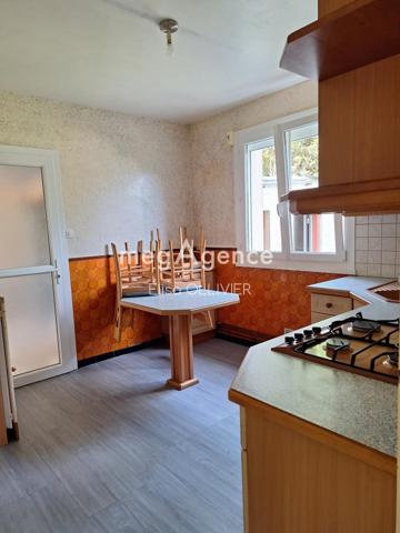 Maison à CHATELAUDREN PLOUAGAT, 22170 - 4 pièces 73m²