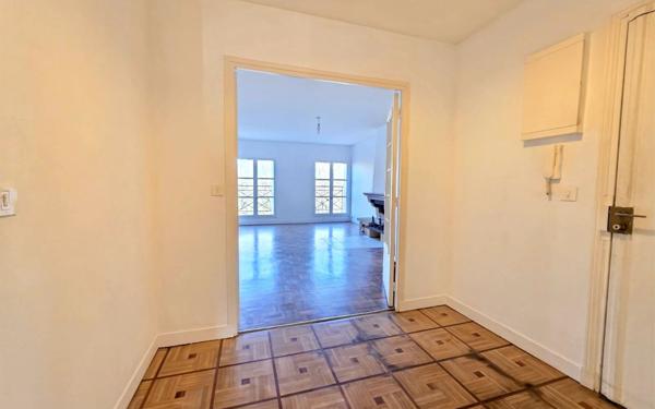 Appartement à vendre    3 pièces • 74,11 m2 Poissy