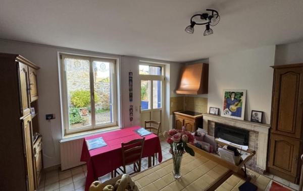 Vente Maison Avec cour et garage rénové(e) Saint-amand-montrond   