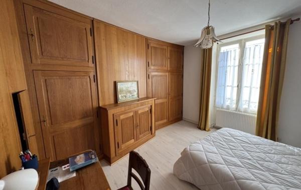 Vente Maison Avec cour et garage rénové(e) Saint-amand-montrond   