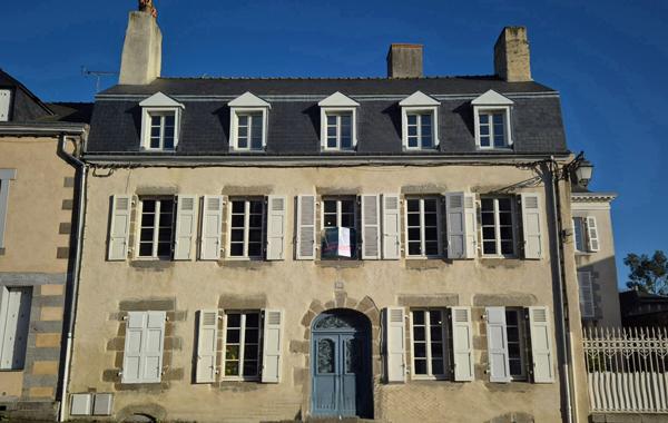 Maison Mayenne 7 pièce(s) 276 m2