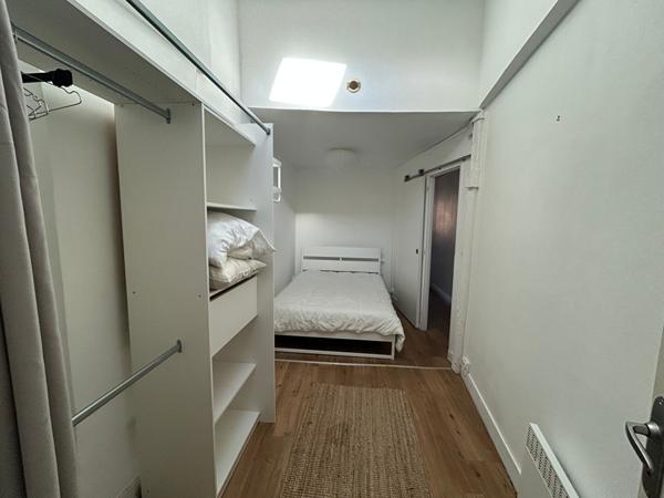 PROCHE DE LA PLACE ROYALE CHARMANT T2 MEUBLE ,  
Nantes 44000