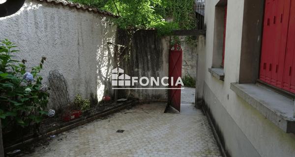 Location Studio 22.5 m² - Vienne 38200