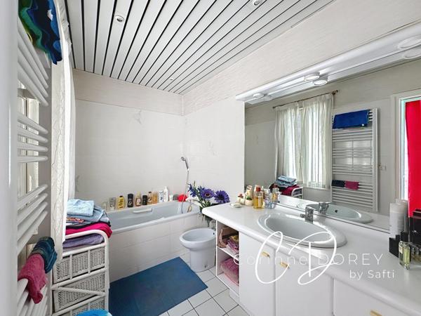 Villa sur 2 Niveaux 5 Pièces avec Double Garage