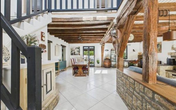 Maison à vendre    5 pièces • 144,09 m2 Ris-Orangis