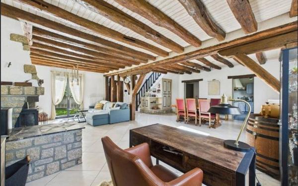 Maison à vendre    5 pièces • 144,09 m2 Ris-Orangis