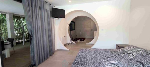 Villa contemporaine 6 pièces avec piscine et jardin paysager