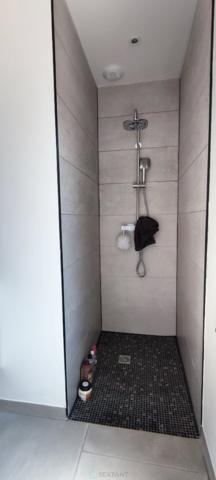 Villa contemporaine 6 pièces avec piscine et jardin paysager