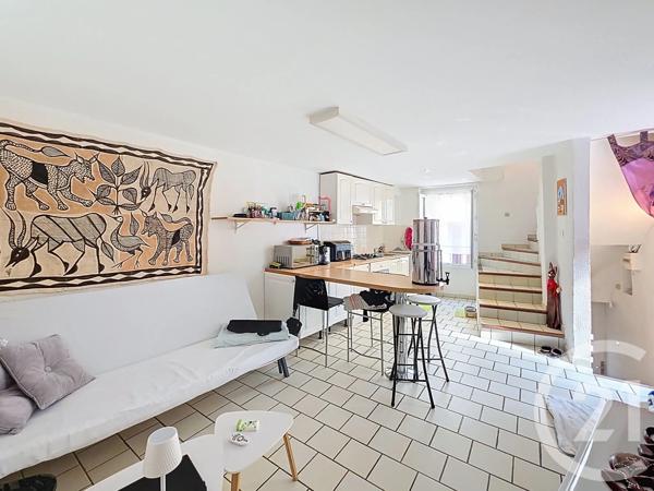 Appartement F2 à vendre  2 pièces - 48 m 2   DRAGUIGNAN  - 83