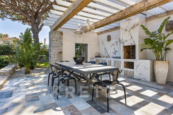 Grimaud, magnifique villa plage à pied.
