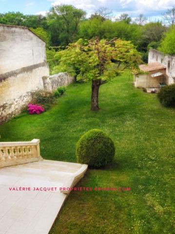 Centre ville: Demeure d'Exception : L'Équilibre Parfait entre Caractère et Volume