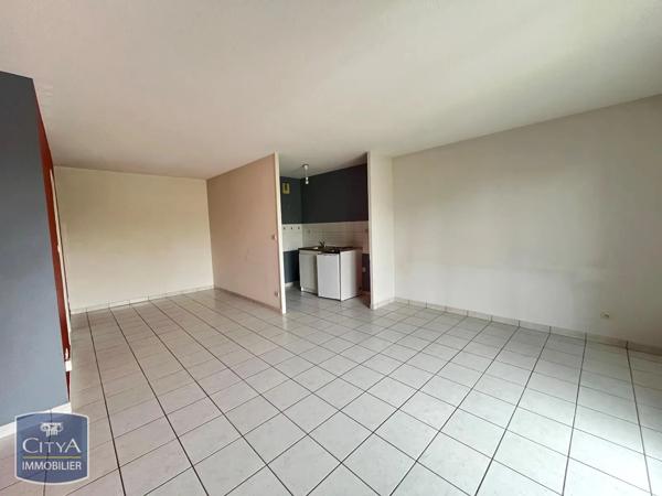 Appartement à louer 2 pièces 49.48m² Vierzon (18100)