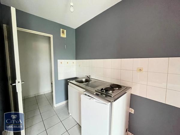 Appartement à louer 2 pièces 49.48m² Vierzon (18100)