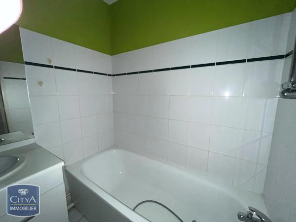 Appartement à louer 2 pièces 49.48m² Vierzon (18100)