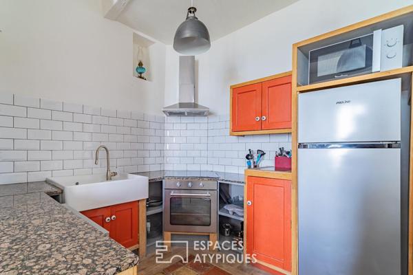 Maison de village première ligne étang, avec murs commerciaux
