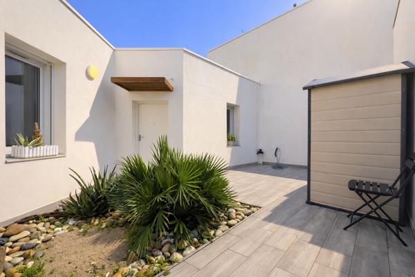 EXCLUSIVITE MAISON PLAIN PIED 2 CHAMBRES + 1 BUREAU PARKING JARDIN  La rochelle