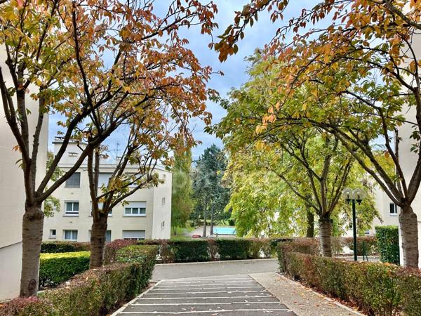 Appartement 5 pièces avec balcon, calme et sérénité, rare.