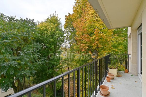 Appartement 5 pièces avec balcon, calme et sérénité, rare.