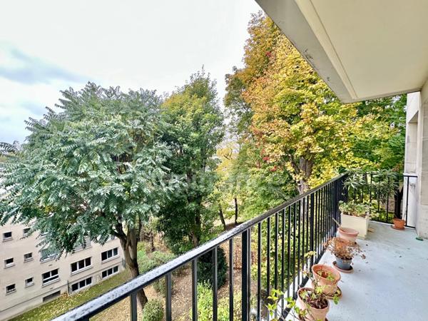 Appartement 5 pièces avec balcon, calme et sérénité, rare.
