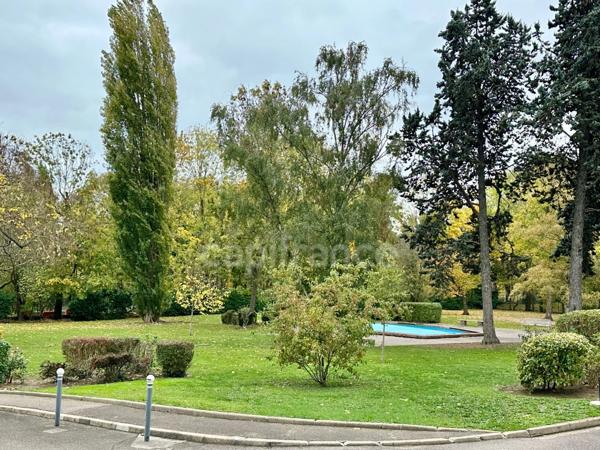 Appartement 5 pièces avec balcon, calme et sérénité, rare.