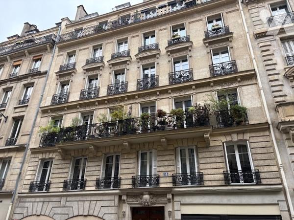 75010 Joli appartement gare du Nord de 3/4 pièces avec ascenseur et cave