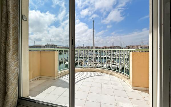 Appartement à vendre    3 pièces • 76 m2 Fréjus