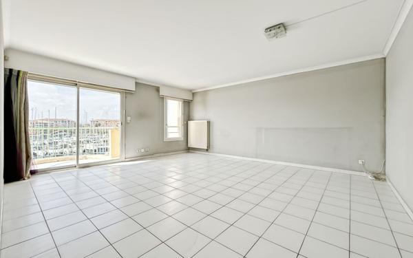 Appartement à vendre    3 pièces • 76 m2 Fréjus