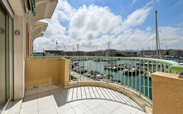 Appartement à vendre    3 pièces • 76 m2 Fréjus