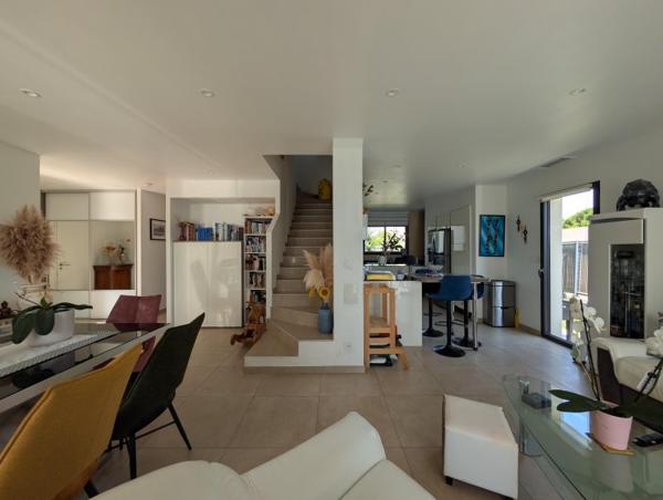 Vente / Maison contemporaine à Montblanc (34290)