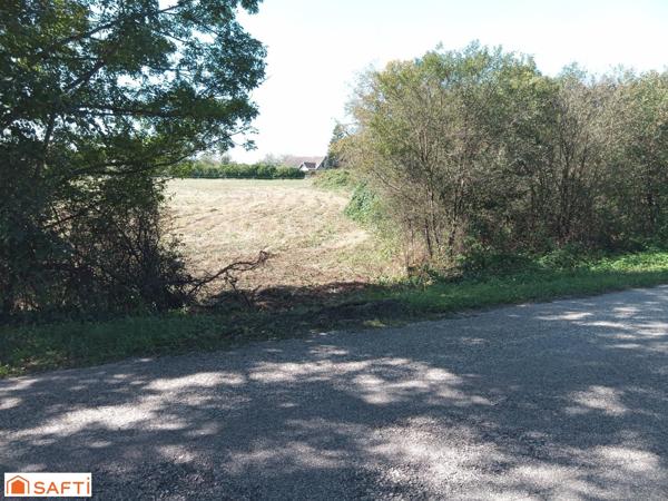 A vendre très beau terrain constructible de 500 m2