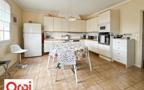 Maison à vendre    7 pièces •  Béziers