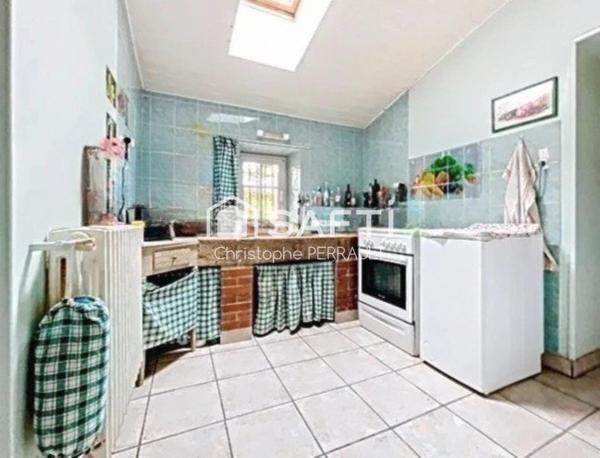 Ancienne ferme à rénover et ses belles dépendances