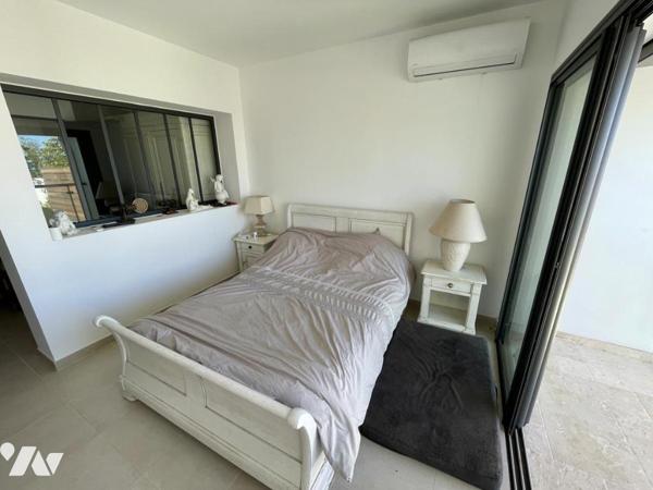 ST GILLES LES BAINS VILLA T6 PISCINE