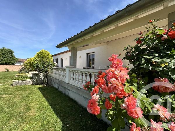 Maison à vendre  8 pièces - 212,22 m 2   LESCURE D ALBIGEOIS  - 81