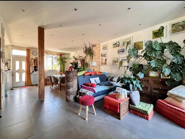 Charmante maison de quatre pièces avec jardin à Nanterre Mont-Valérien