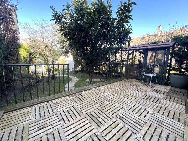 Charmante maison de quatre pièces avec jardin à Nanterre Mont-Valérien