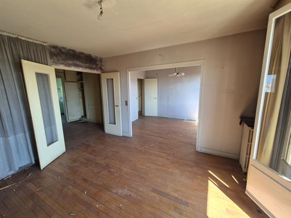 ASNIERES SUR SEINE : appartement F4 (78 m²) en vente avec balcon.