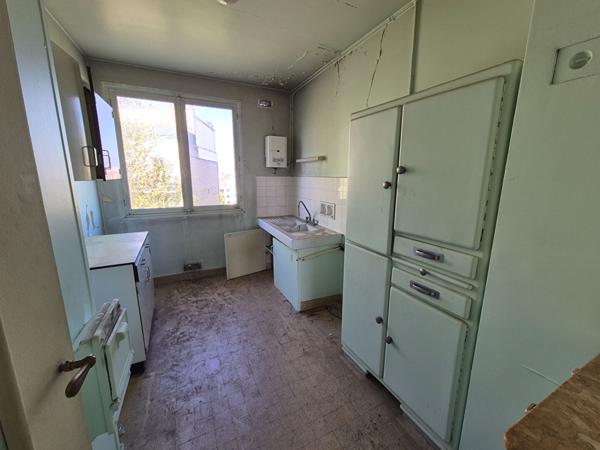 ASNIERES SUR SEINE : appartement F4 (78 m²) en vente avec balcon.