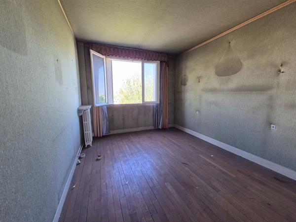 ASNIERES SUR SEINE : appartement F4 (78 m²) en vente avec balcon.