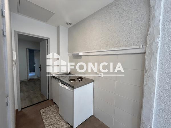 Location Appartement 2 pièces 27.51 m² - 3 RUE HENRI MARTIN Agen 47000