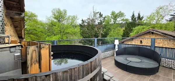 Domaine de charme au coeur du Périgord , Propriété d'exception avec activité touristique