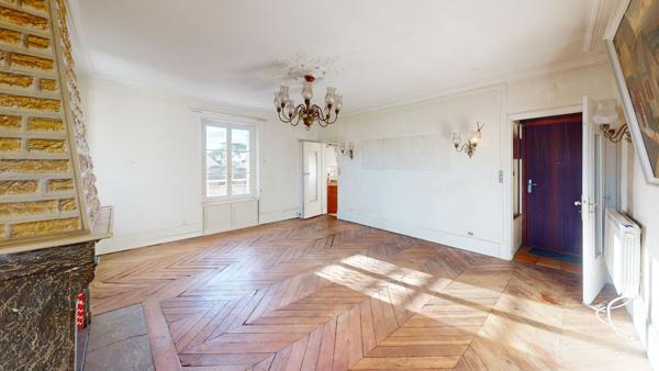 Appartement CHILLY-MAZARIN 3 pièces atypique 52.75 m²